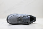 Nike Air Force 1 ’07 Grey Sneakers
