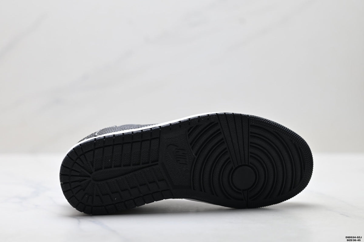 Nike Low-Top Sneakers Triple Black Monogram Unisex Collaboration Edition Style 13