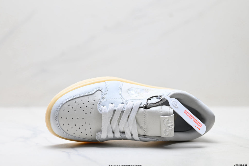 Nike Low-Top Sneakers White Beige Gum Unisex Style 47