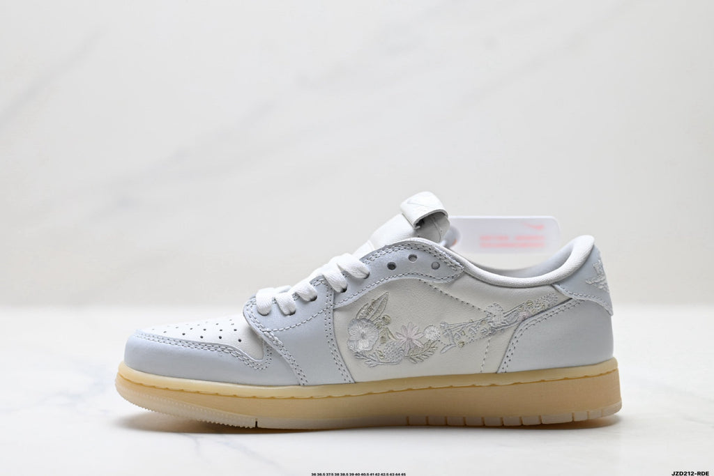 Nike Low-Top Sneakers White Beige Gum Unisex Style 47