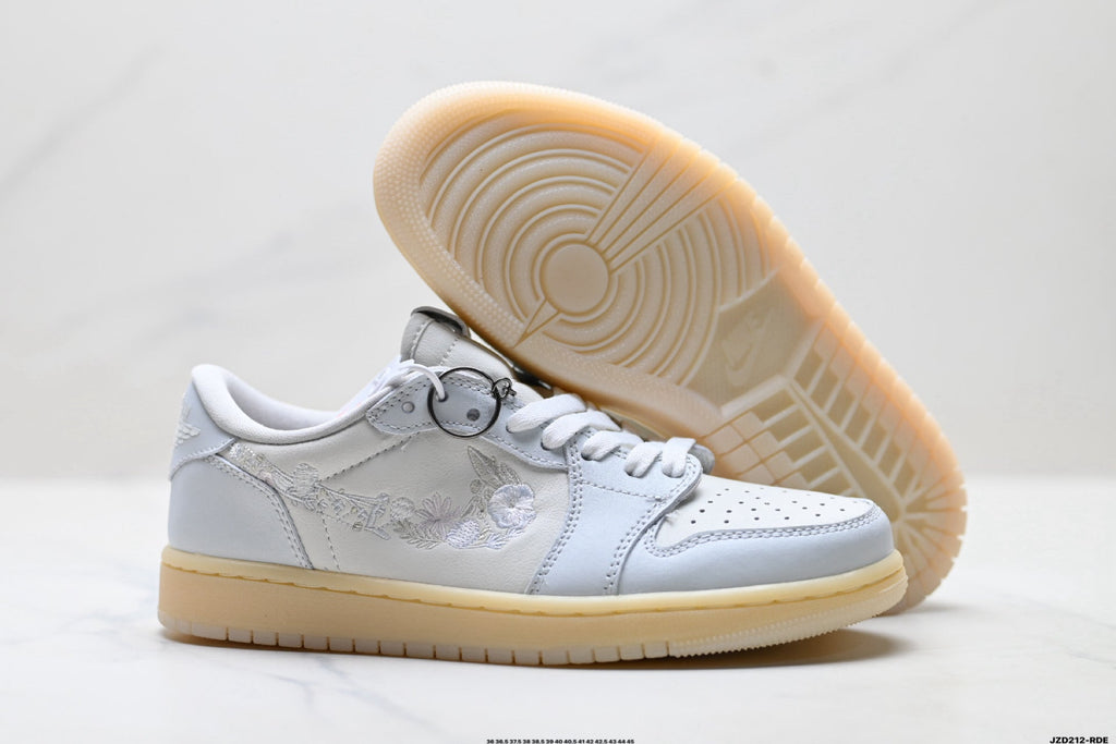 Nike Low-Top Sneakers White Beige Gum Unisex Style 47