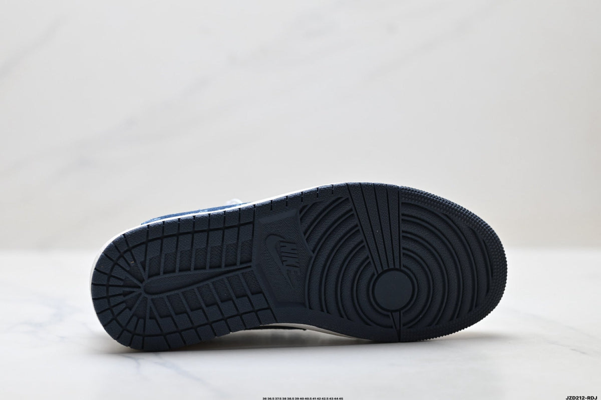 Nike Low-Top Sneakers White Navy Print Unisex Collaboration Edition Style 37